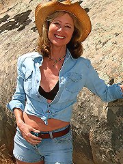 Charming momma in a xxx gallery